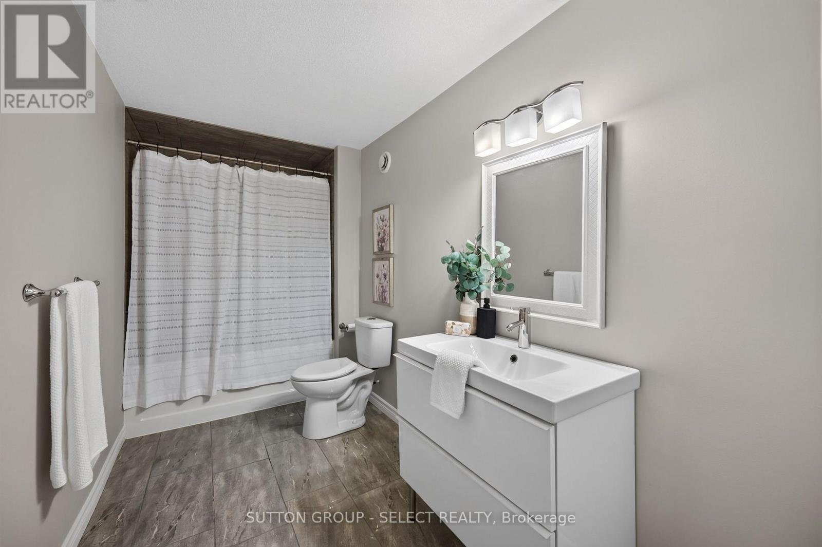 881 Foxcreek Road Property Photo 39