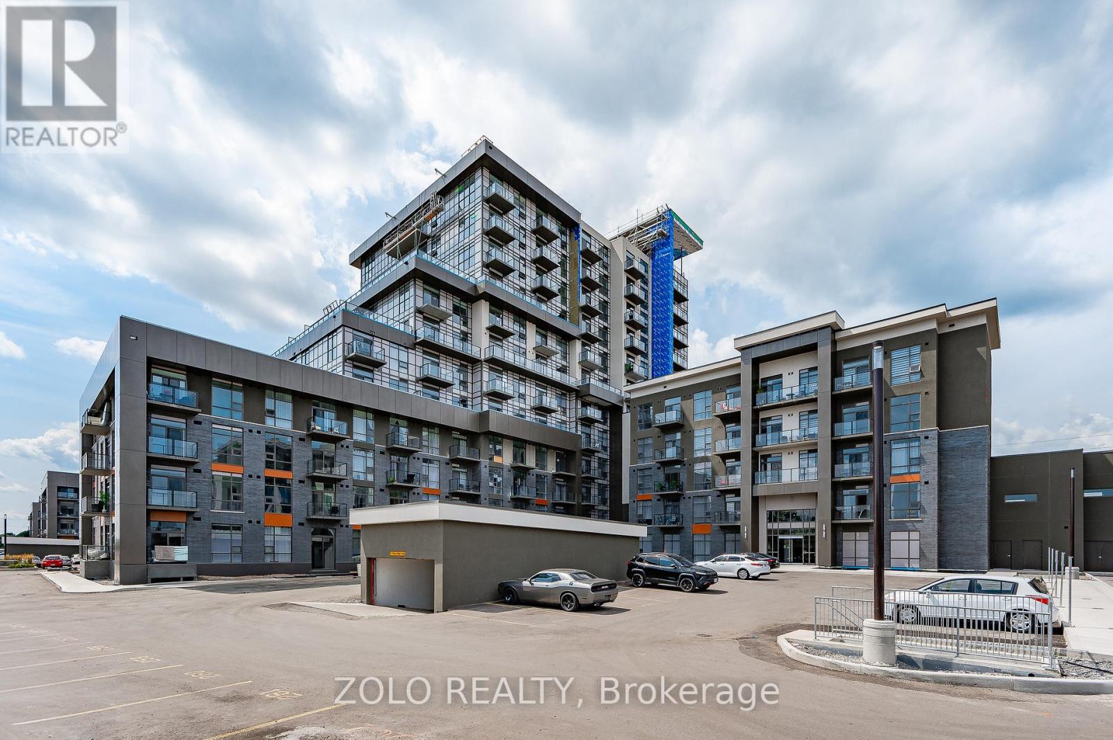1011 - 470 Dundas Street E Property Photo 2