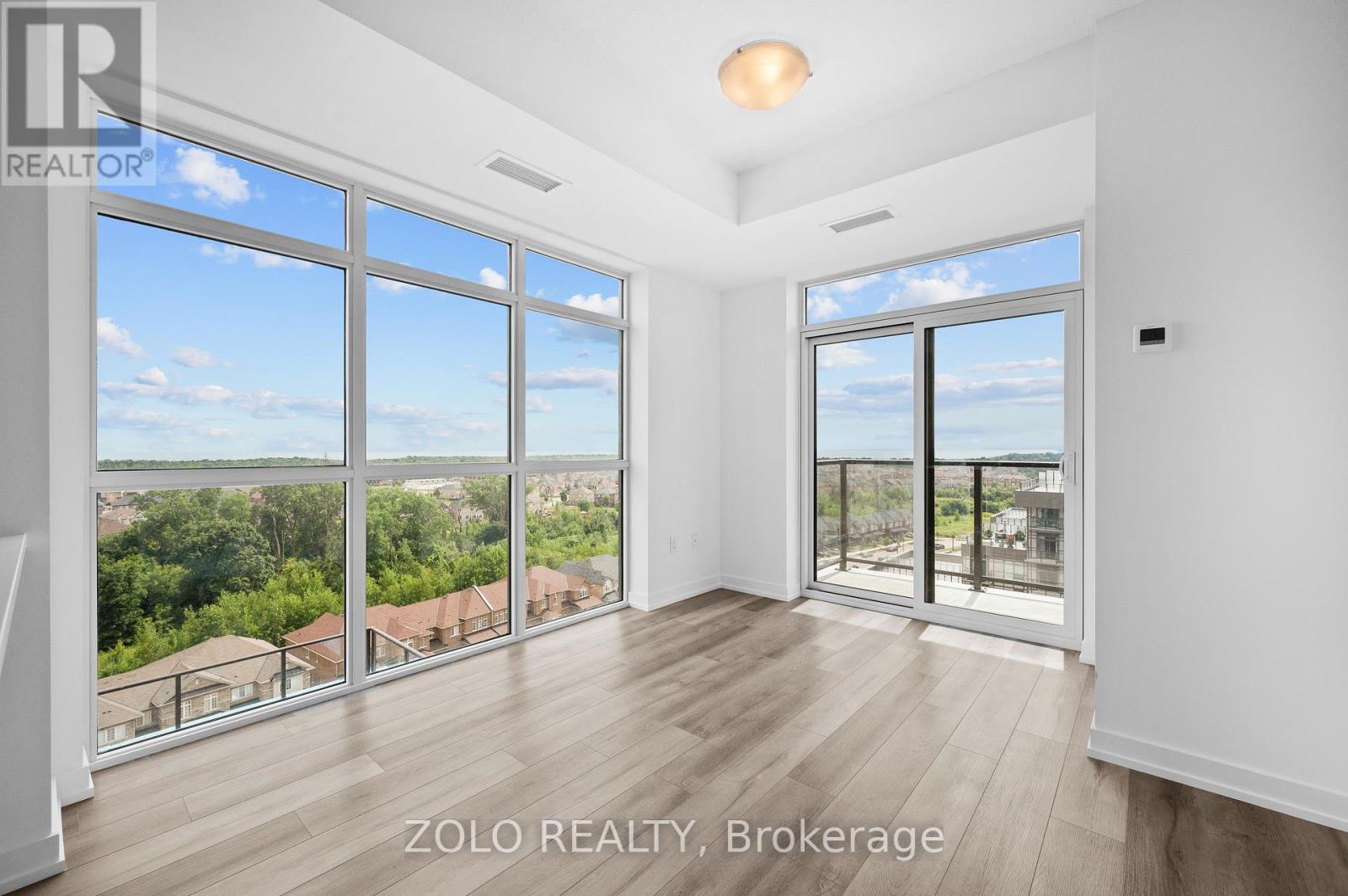 1011 - 470 Dundas Street E Property Photo 5