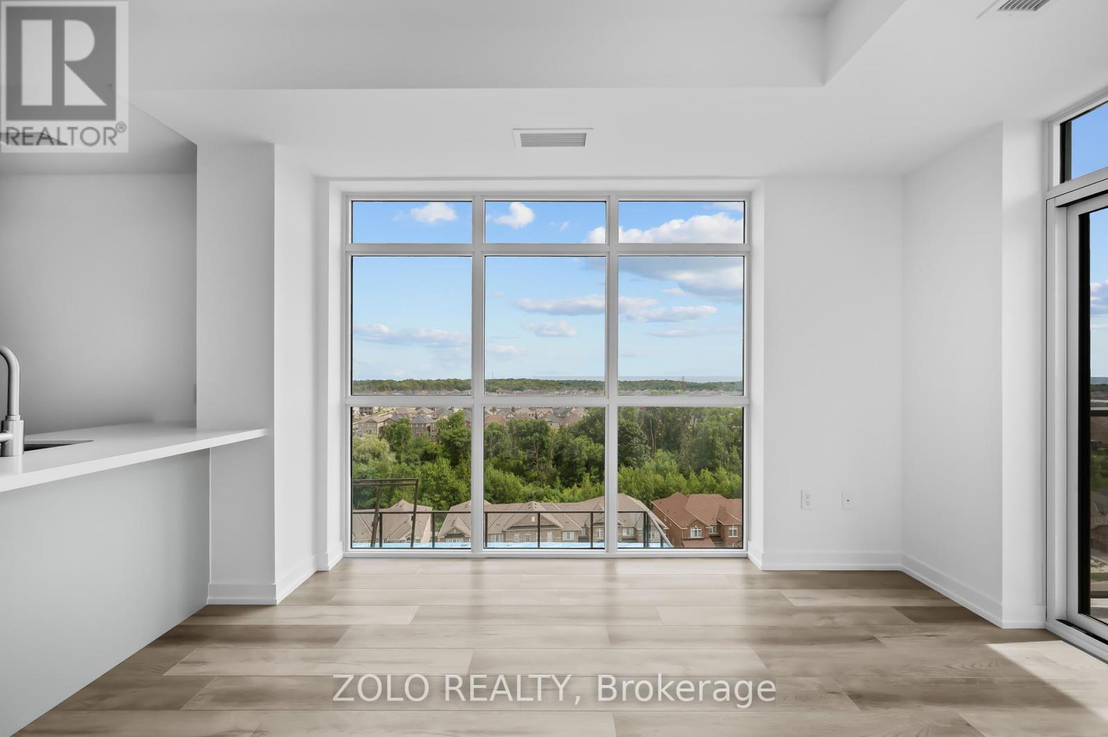 1011 - 470 Dundas Street E Property Photo 7