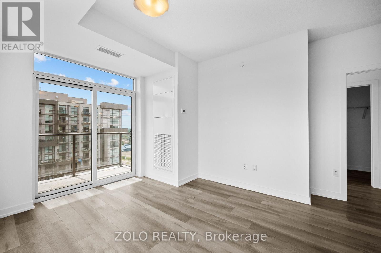 1011 - 470 Dundas Street E Property Photo 8