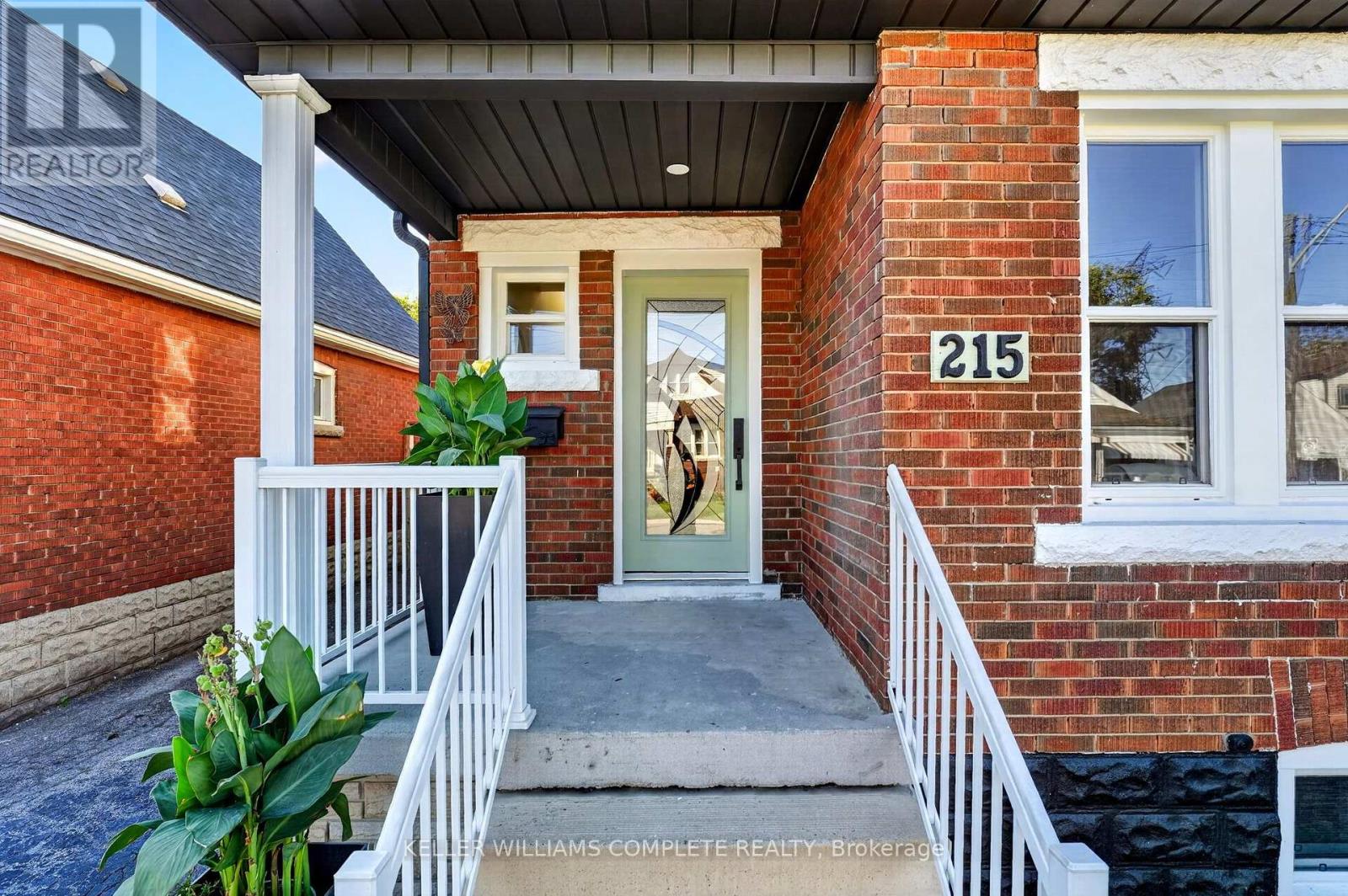 215 Paling Avenue Property Photo 3