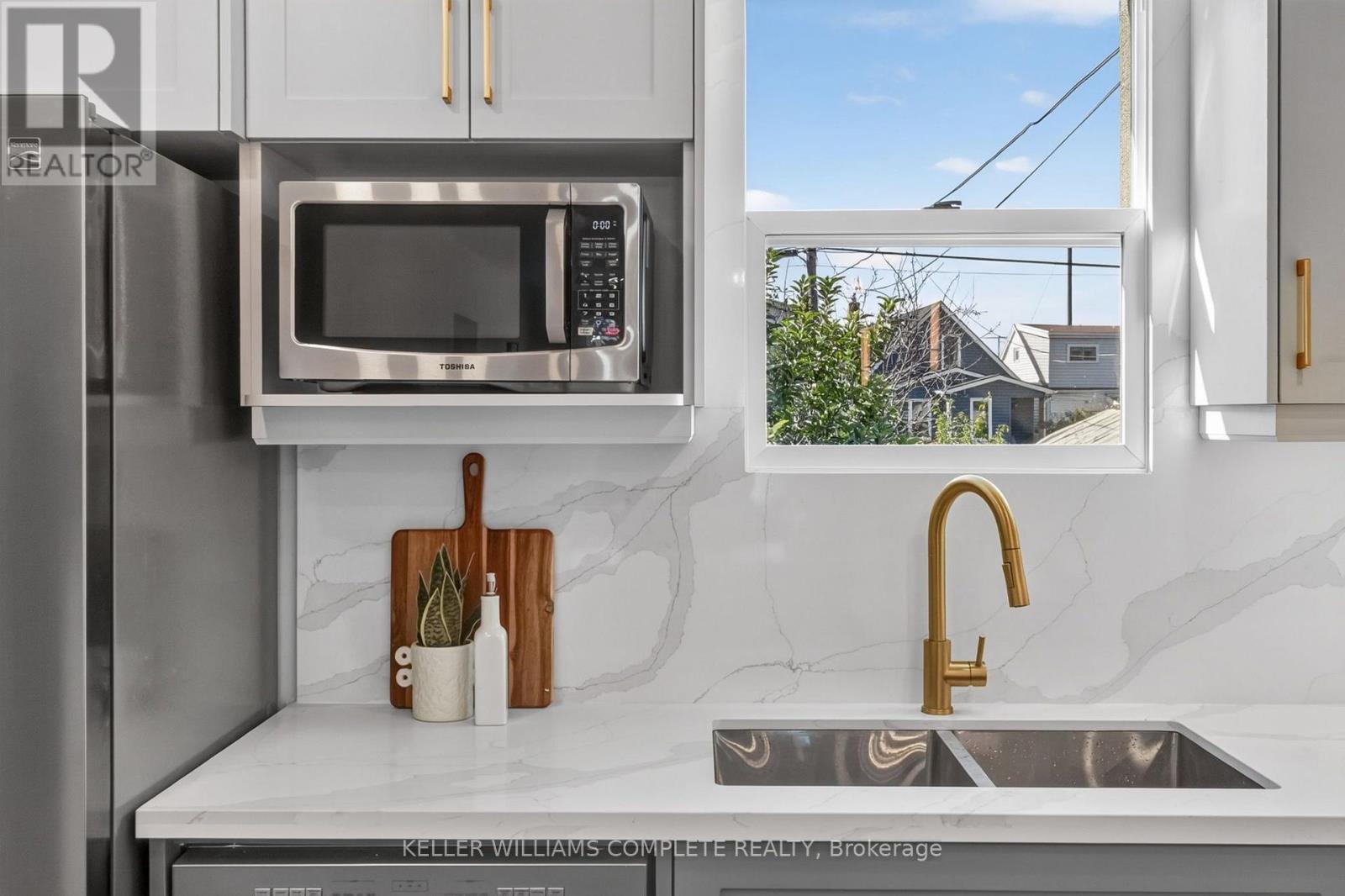 215 Paling Avenue Property Photo 15