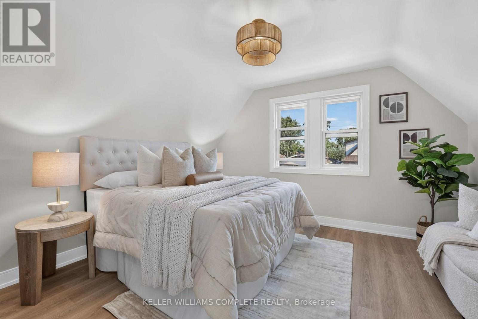 215 Paling Avenue Property Photo 27