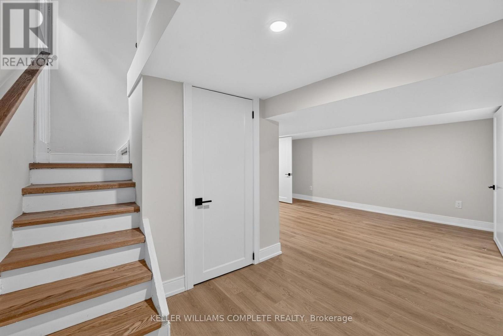 215 Paling Avenue Property Photo 36
