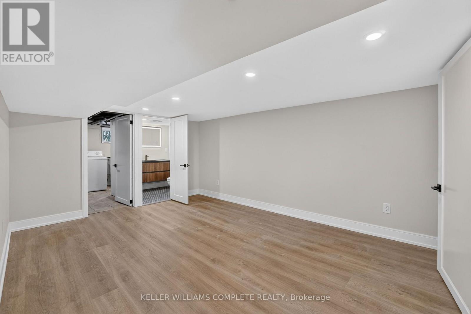 215 Paling Avenue Property Photo 38