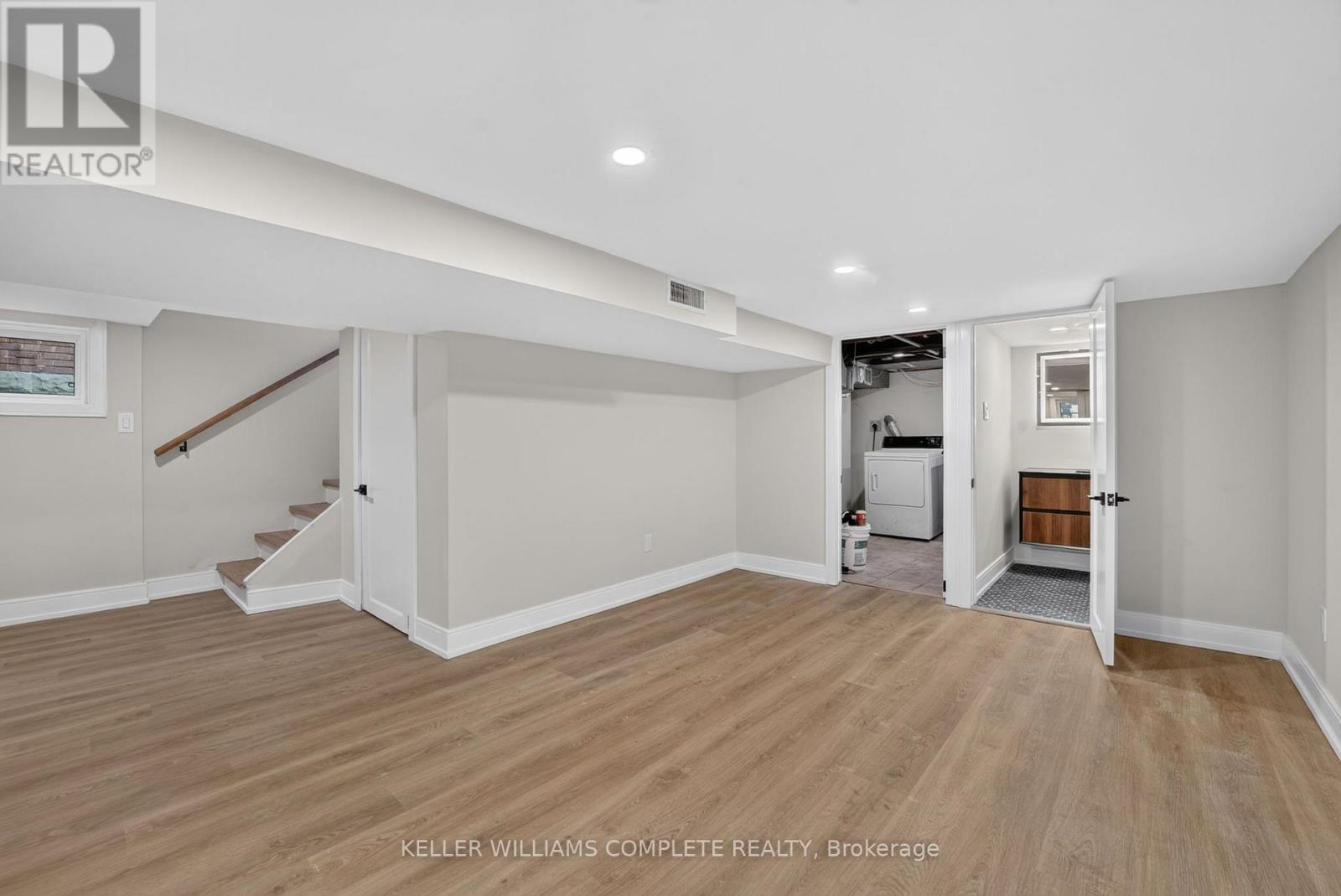 215 Paling Avenue Property Photo 40