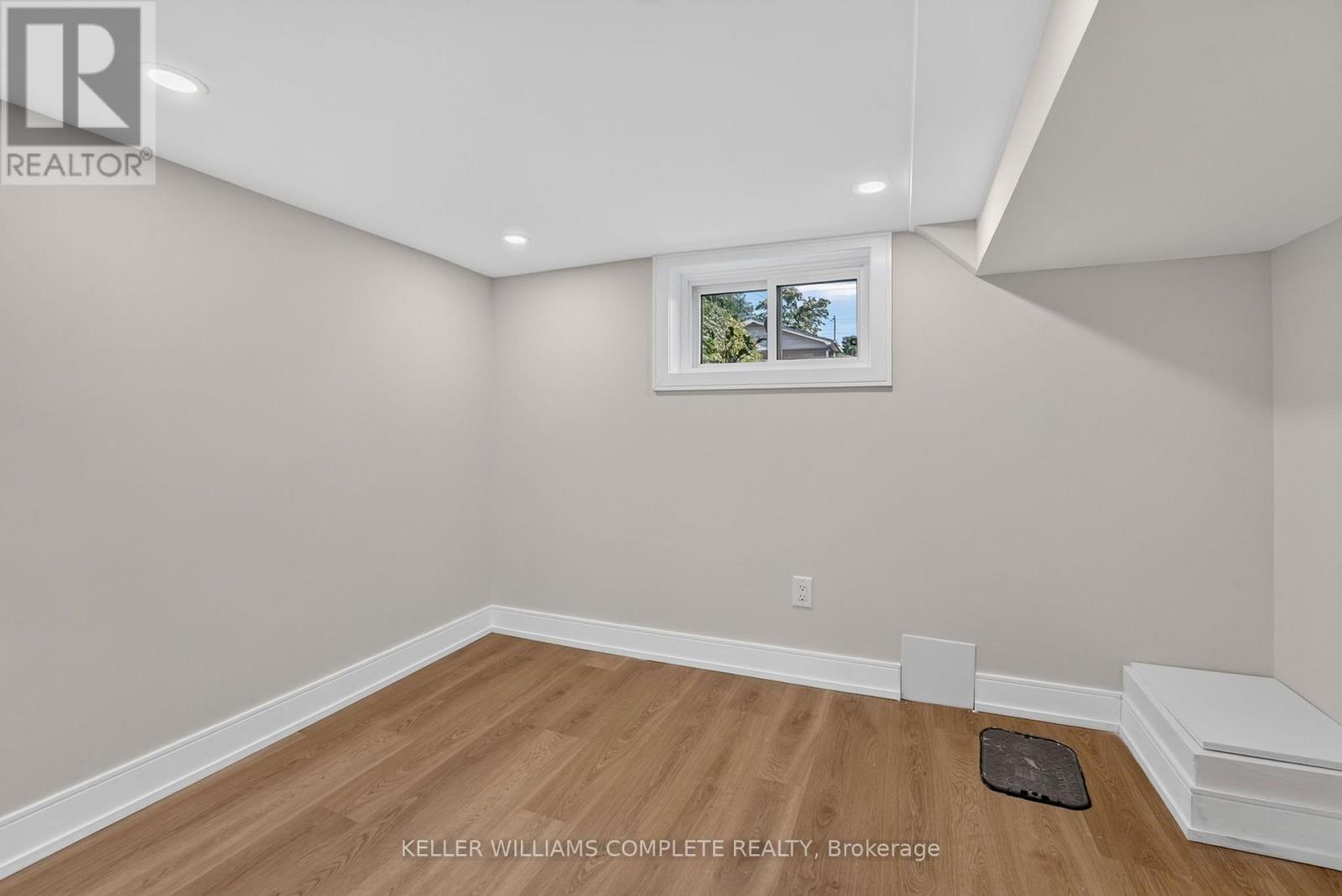 215 Paling Avenue Property Photo 42