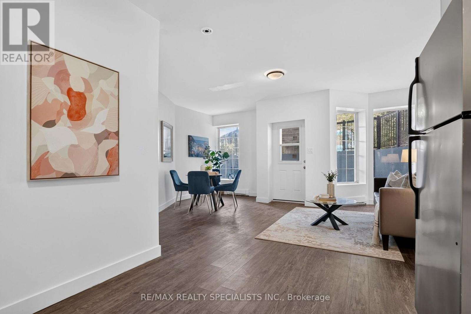 1a - 44 Queenston Street Property Photo 12