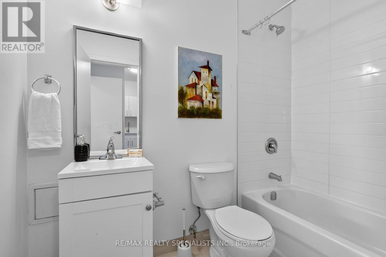 1a - 44 Queenston Street Property Photo 14