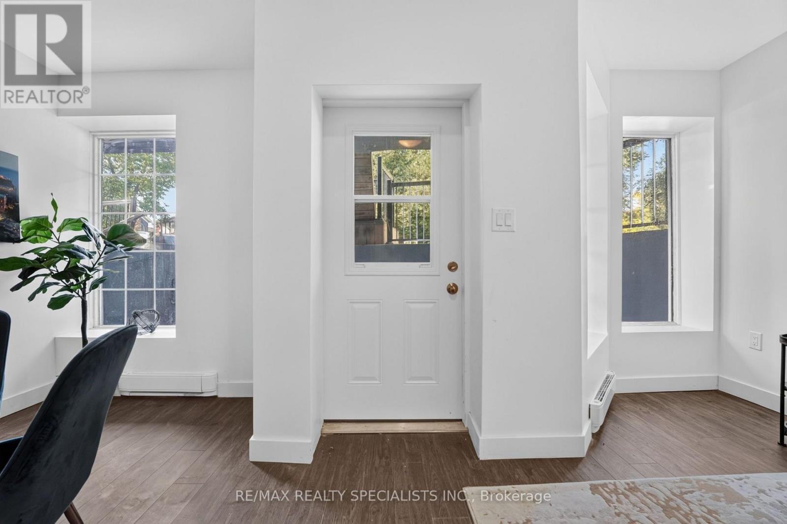 1a - 44 Queenston Street Property Photo 22