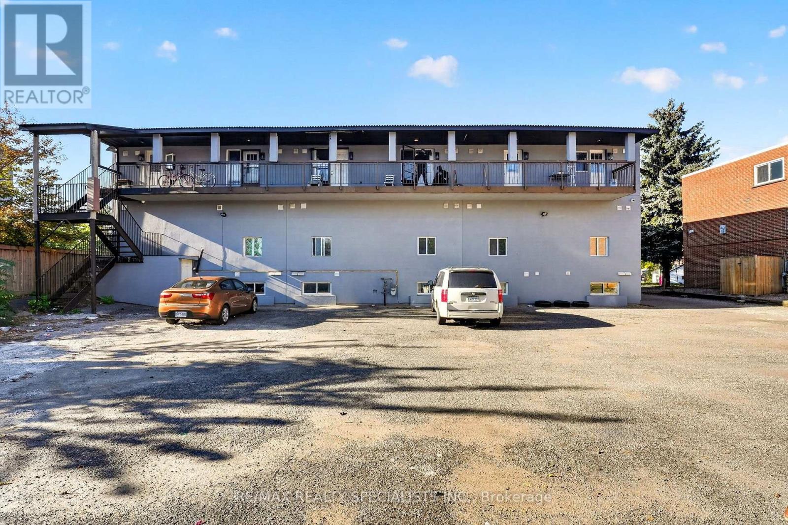 1a - 44 Queenston Street Property Photo 27