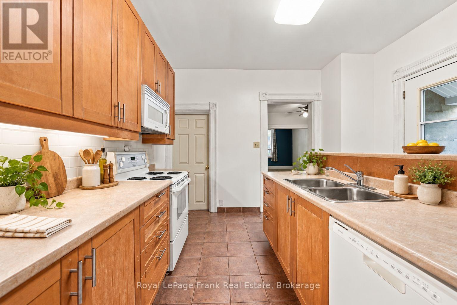 492 Hopkins Avenue Property Photo 19