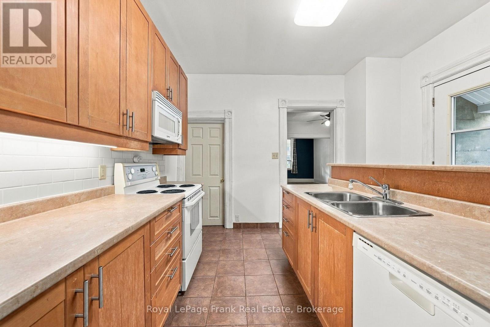 492 Hopkins Avenue Property Photo 20