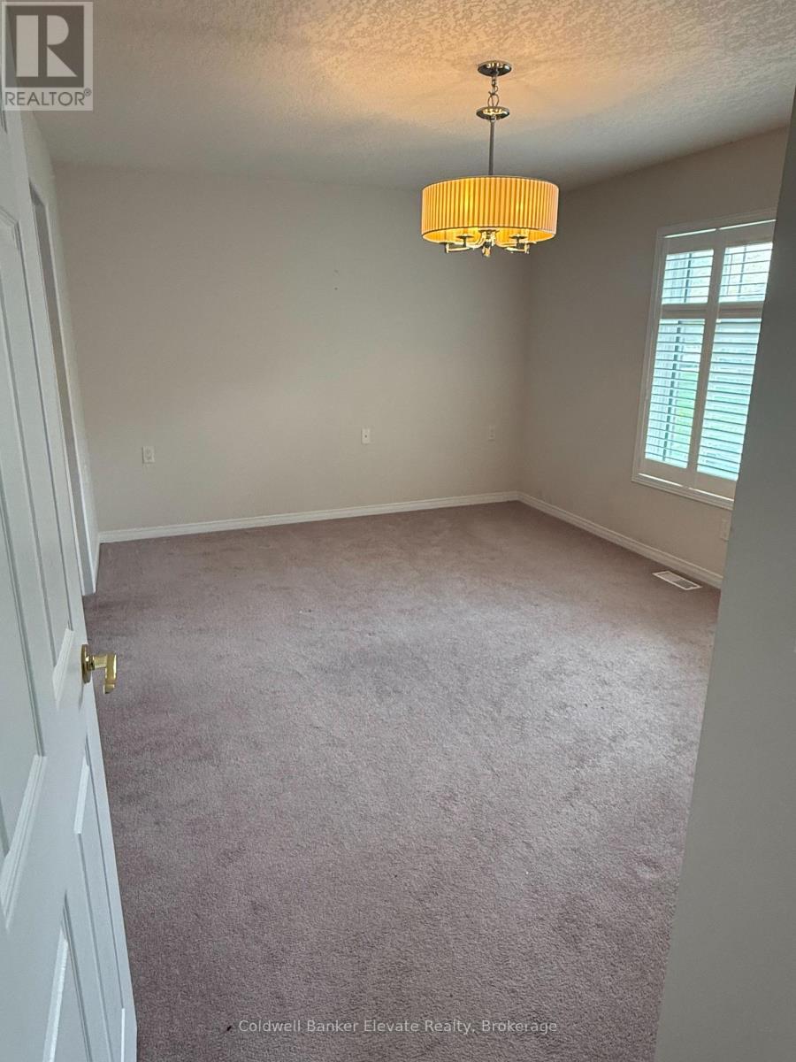 9 - 2705 Kingsway Drive Property Photo 3