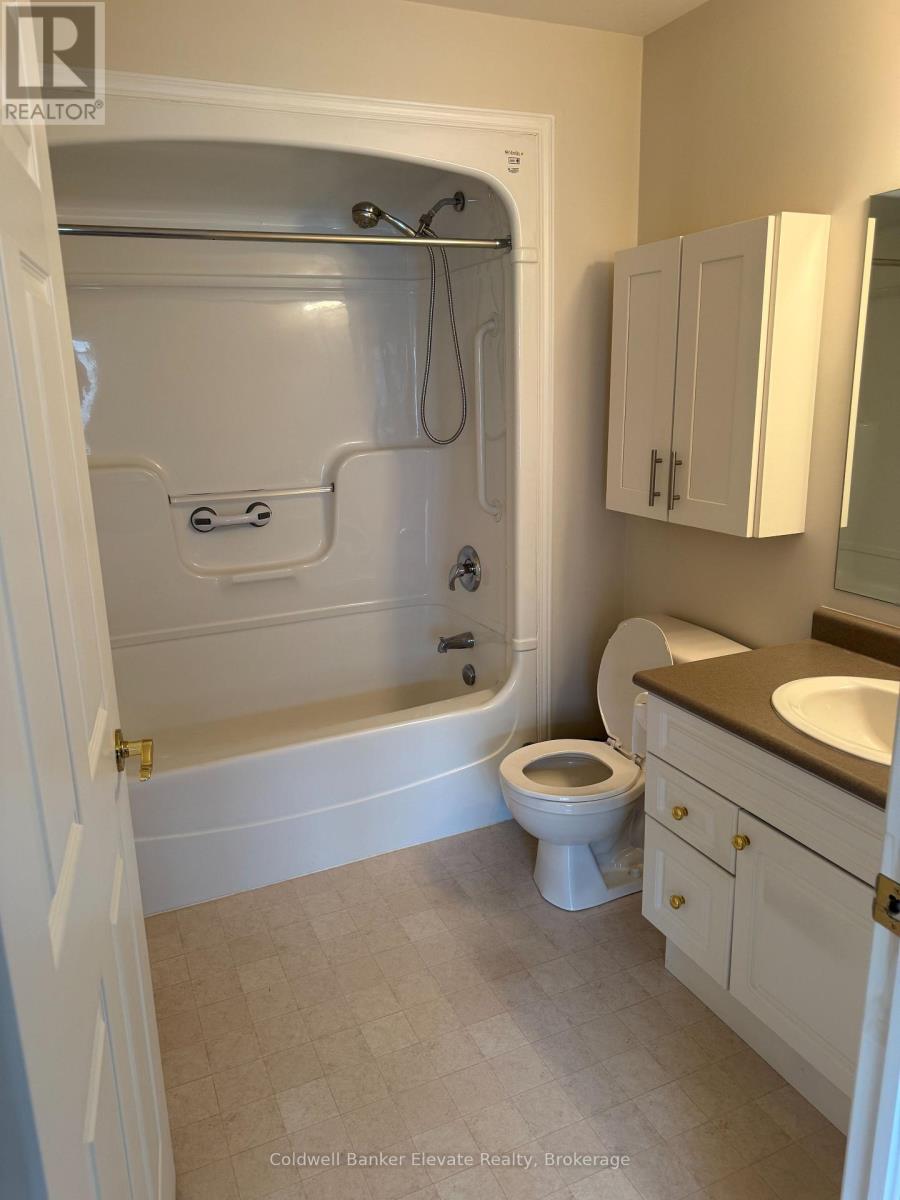 9 - 2705 Kingsway Drive Property Photo 4