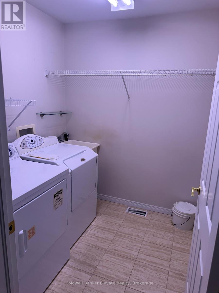 9 - 2705 Kingsway Drive Property Photo 5