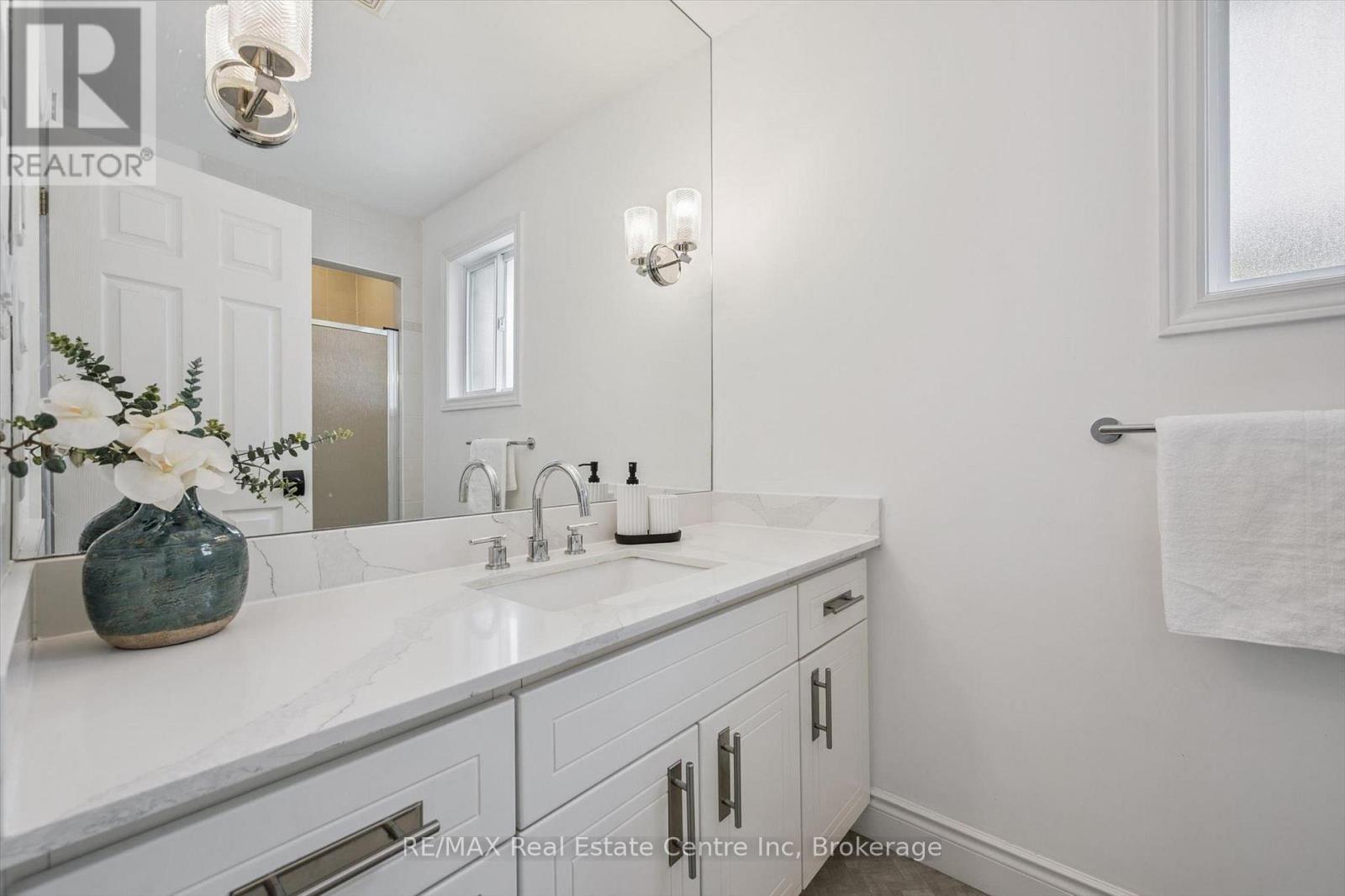 18 Keys Crescent Property Photo 15
