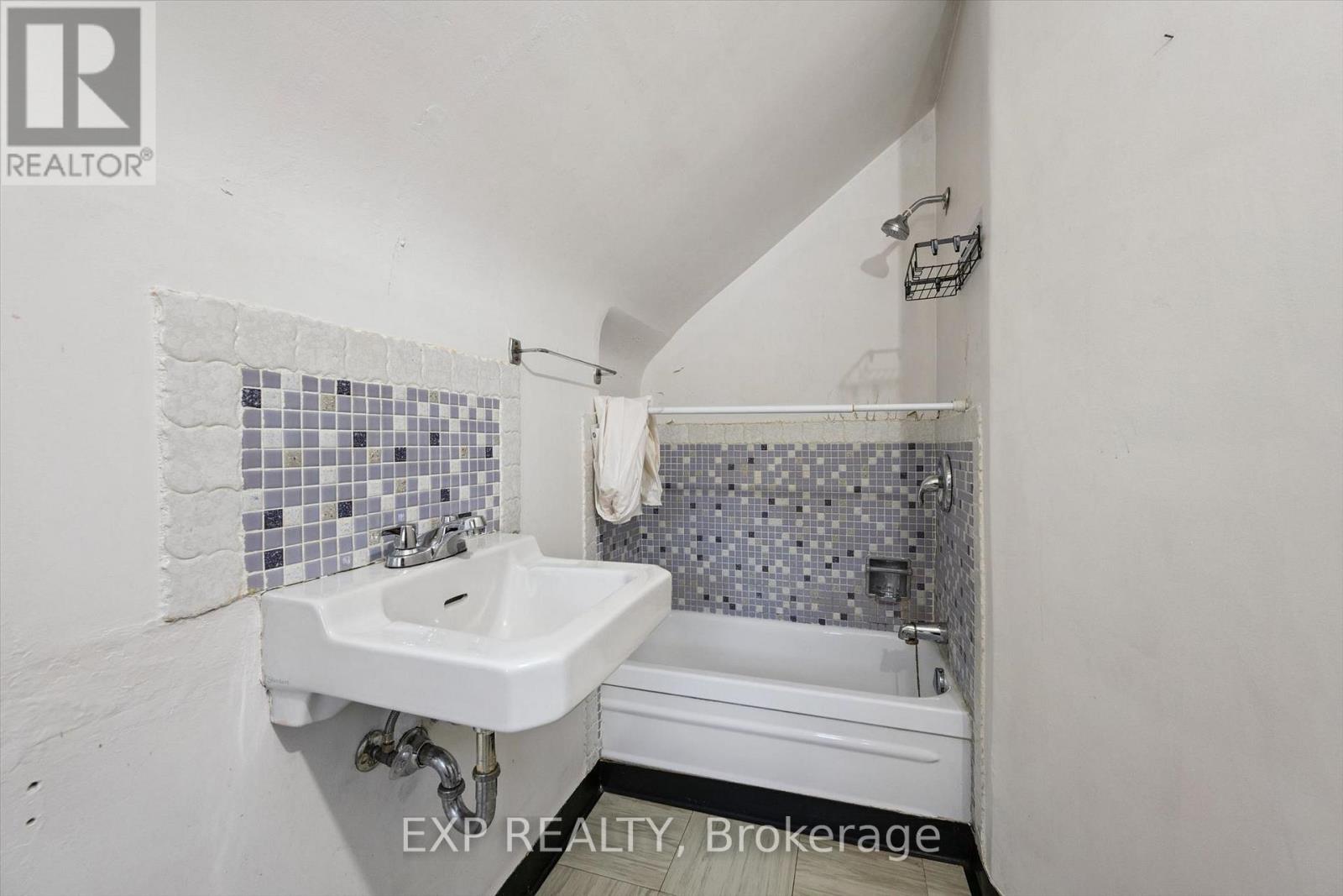 191 Grove Street Property Photo 21