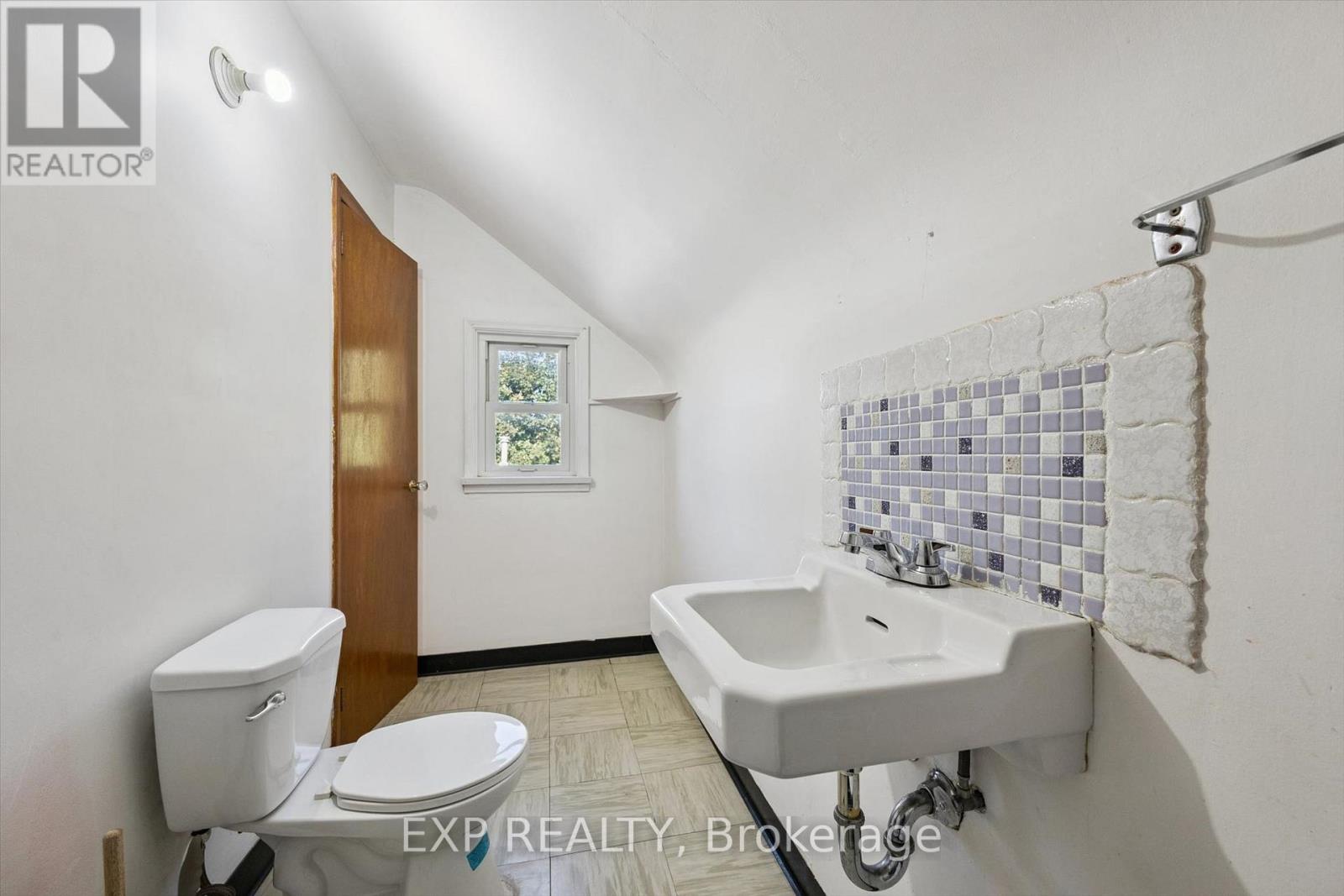 191 Grove Street Property Photo 22