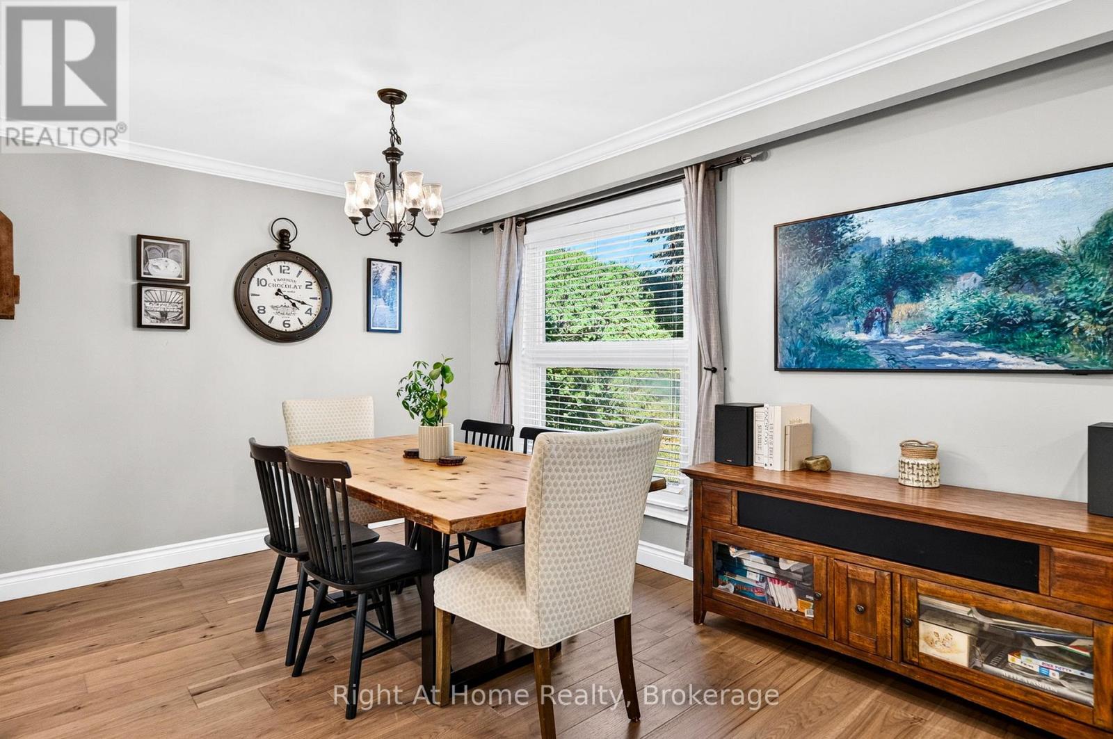 23 Laurendale Avenue Property Photo 10