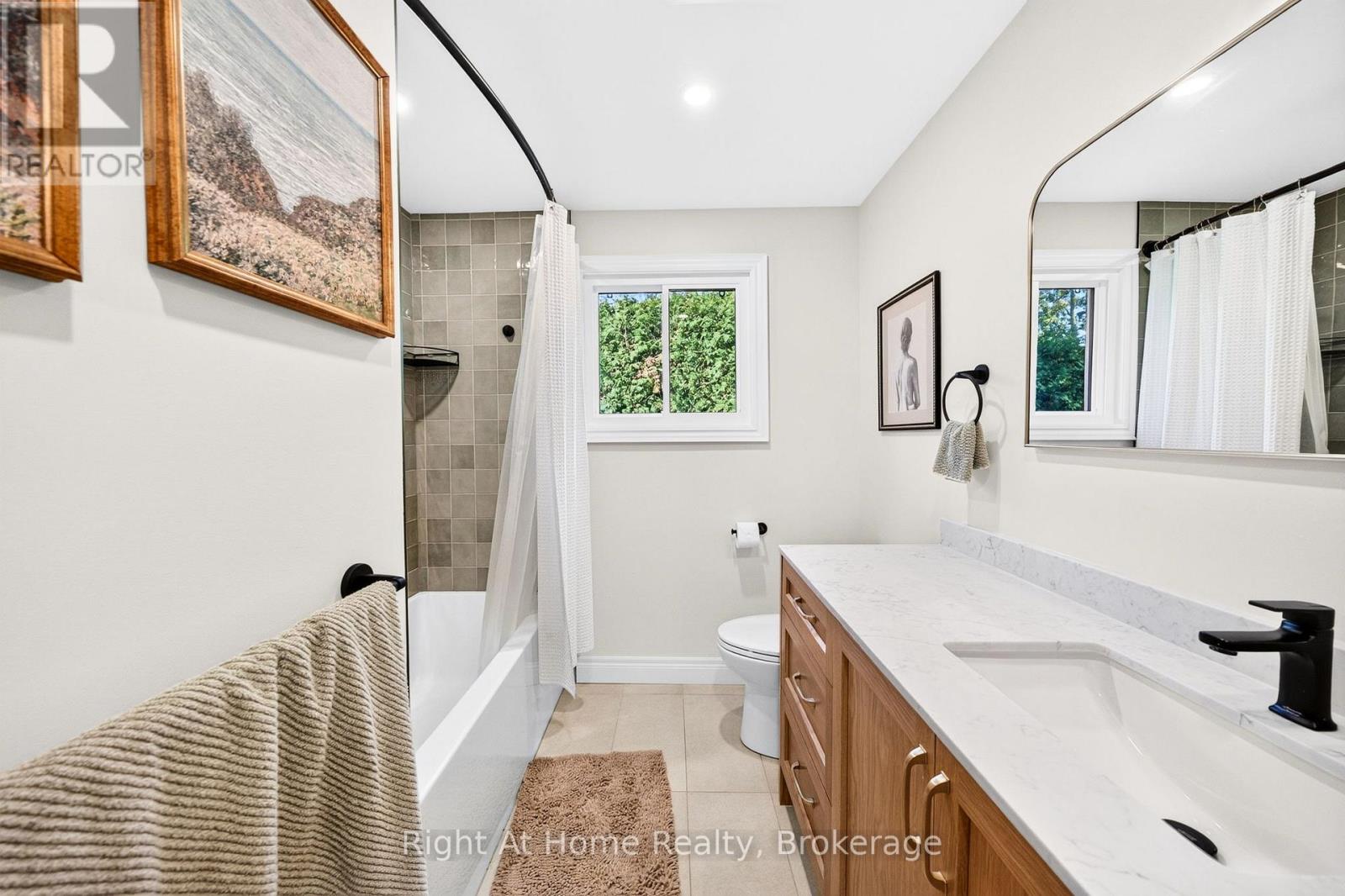 23 Laurendale Avenue Property Photo 16