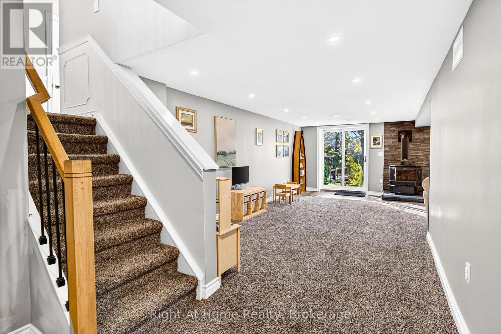 23 Laurendale Avenue Property Photo 18