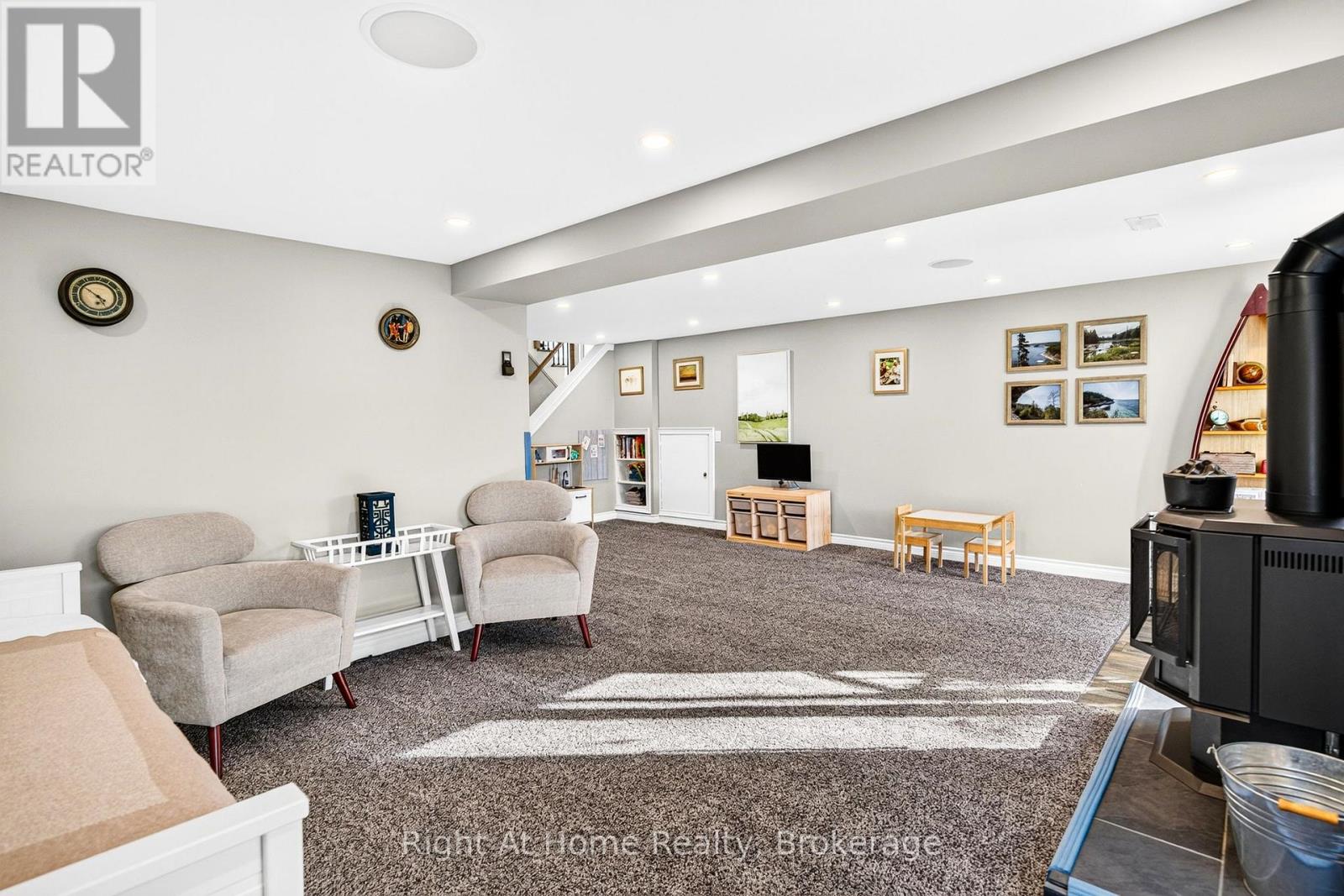 23 Laurendale Avenue Property Photo 20