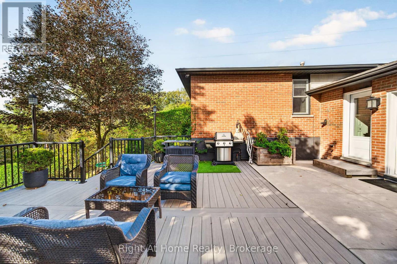 23 Laurendale Avenue Property Photo 30