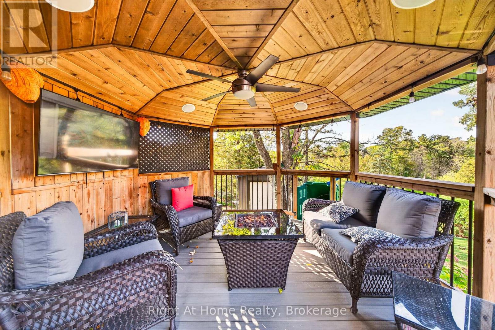 23 Laurendale Avenue Property Photo 33
