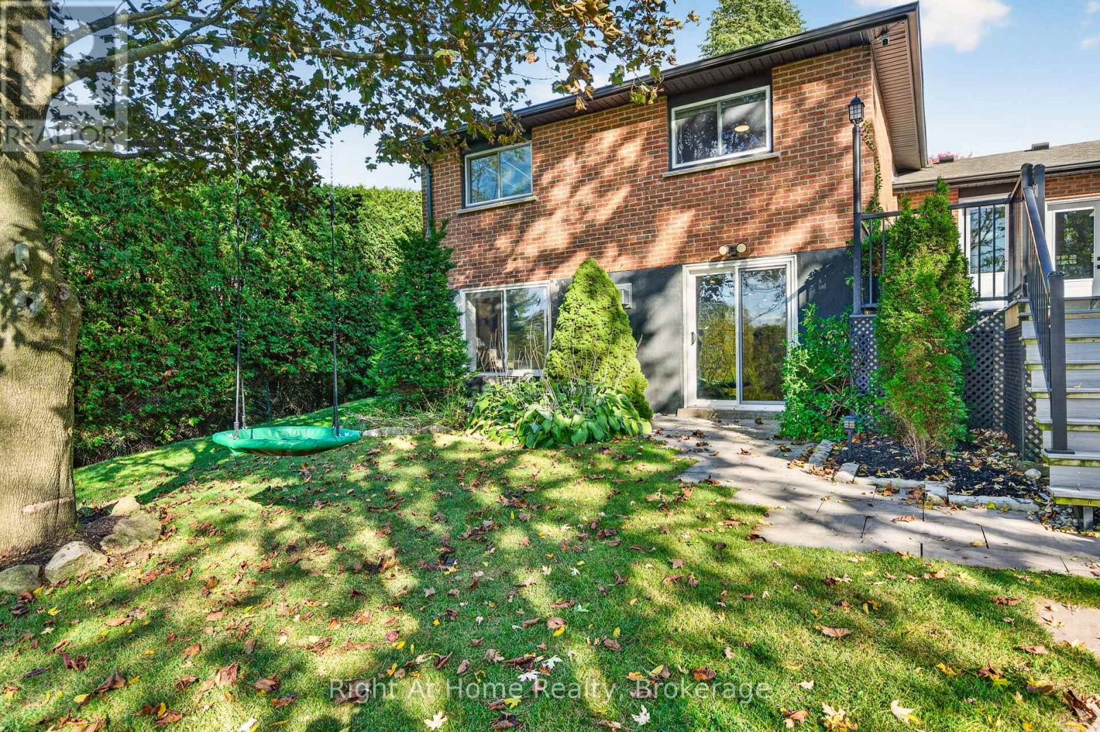 23 Laurendale Avenue Property Photo 37
