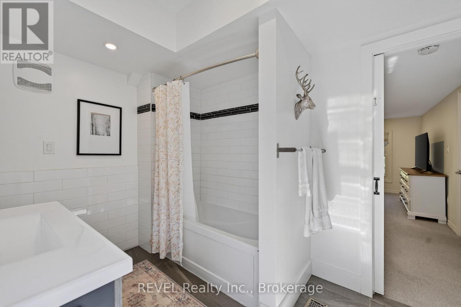 6 Elm Avenue Property Photo 31