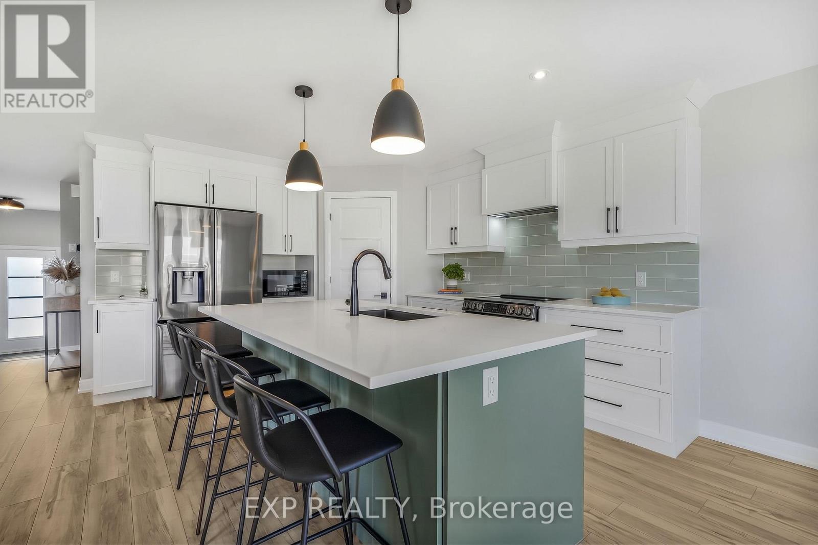 1202 Montblanc Crescent Property Photo 7