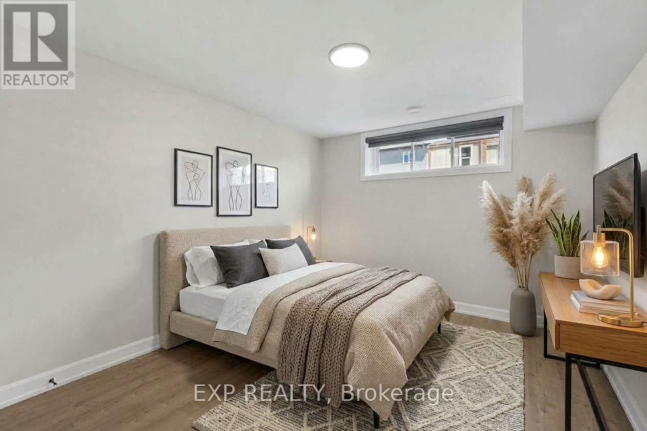 1202 Montblanc Crescent Property Photo 20