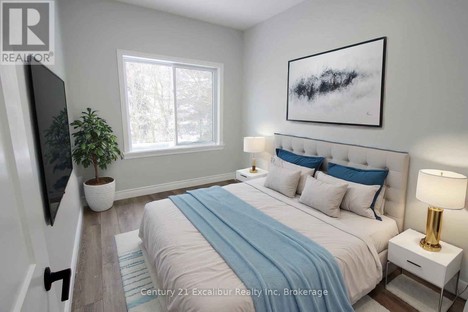 2c - 360 Queen Street E Property Photo 6