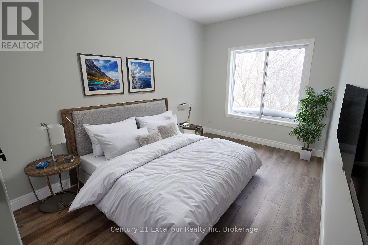 2c - 360 Queen Street E Property Photo 7
