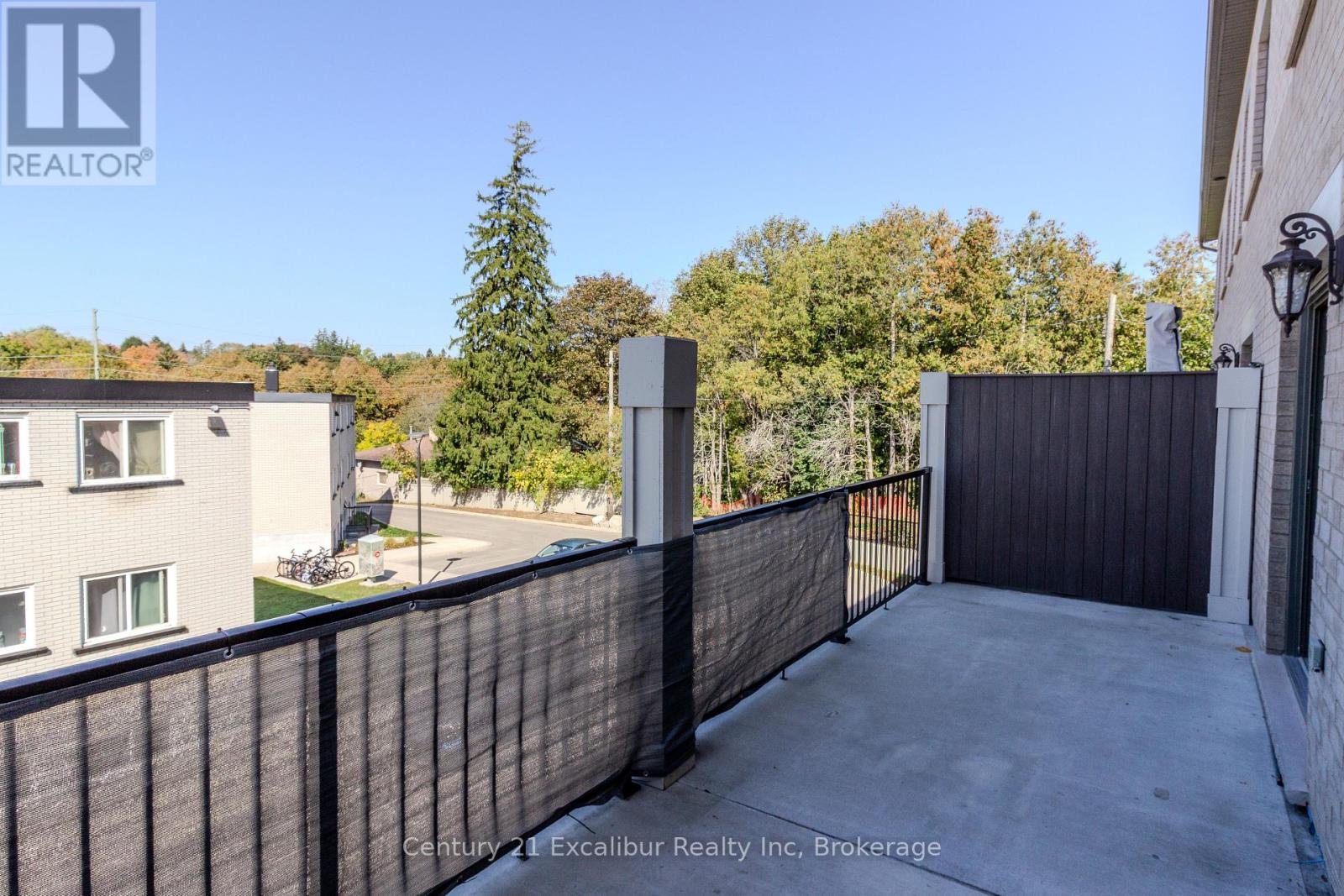 2c - 360 Queen Street E Property Photo 12
