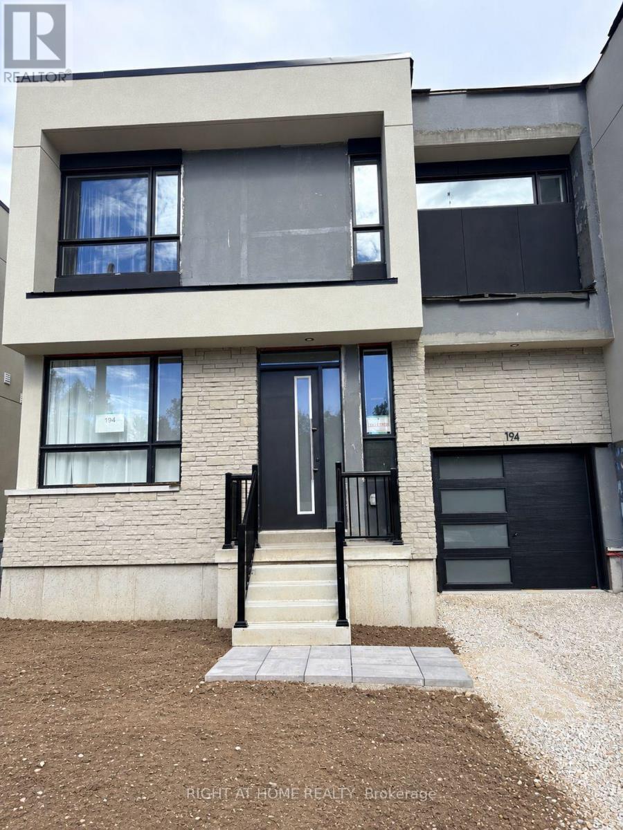 194 Stoneleigh Drive Property Photo 1