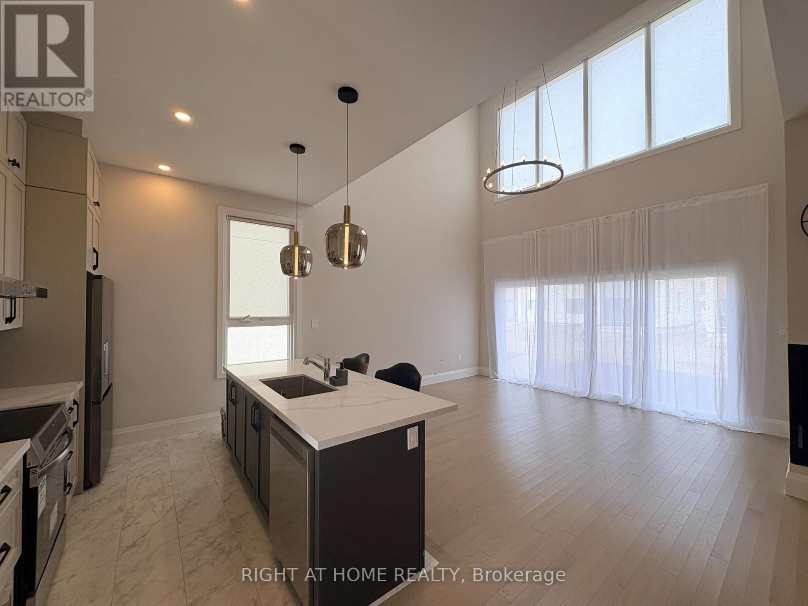 194 Stoneleigh Drive Property Photo 4
