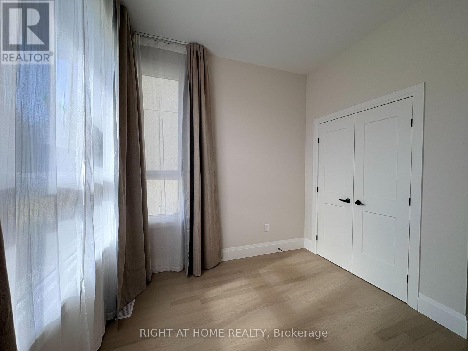 194 Stoneleigh Drive Property Photo 12