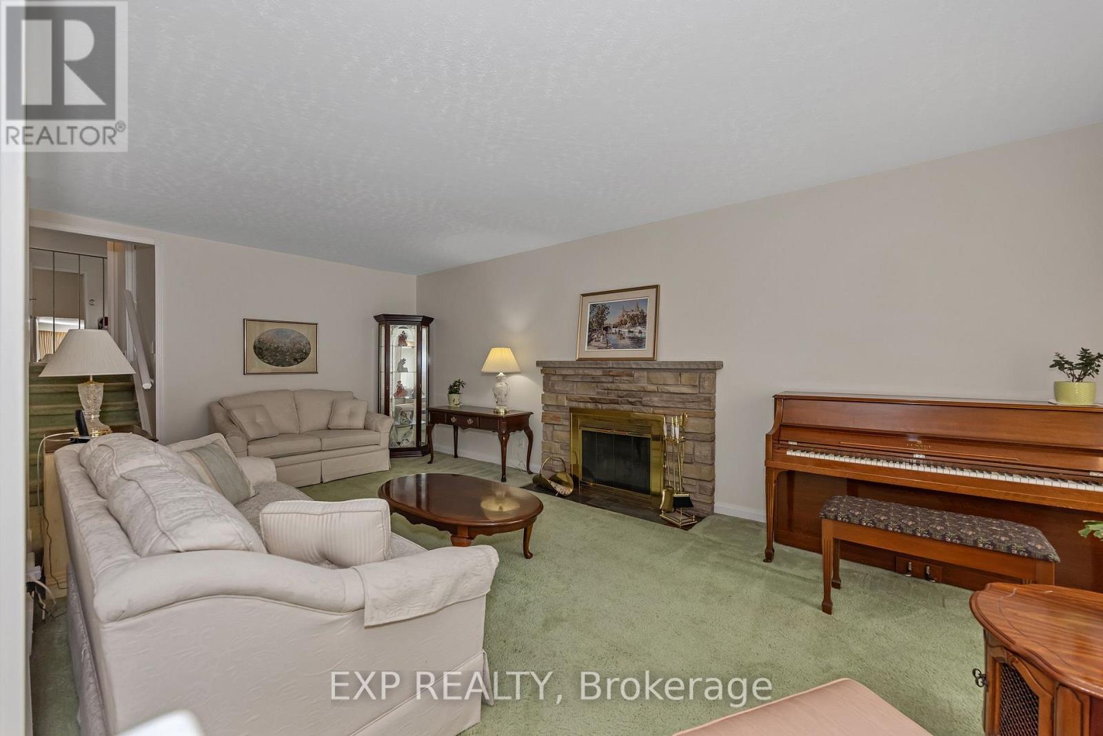 2161 Valley Drive Property Photo 5