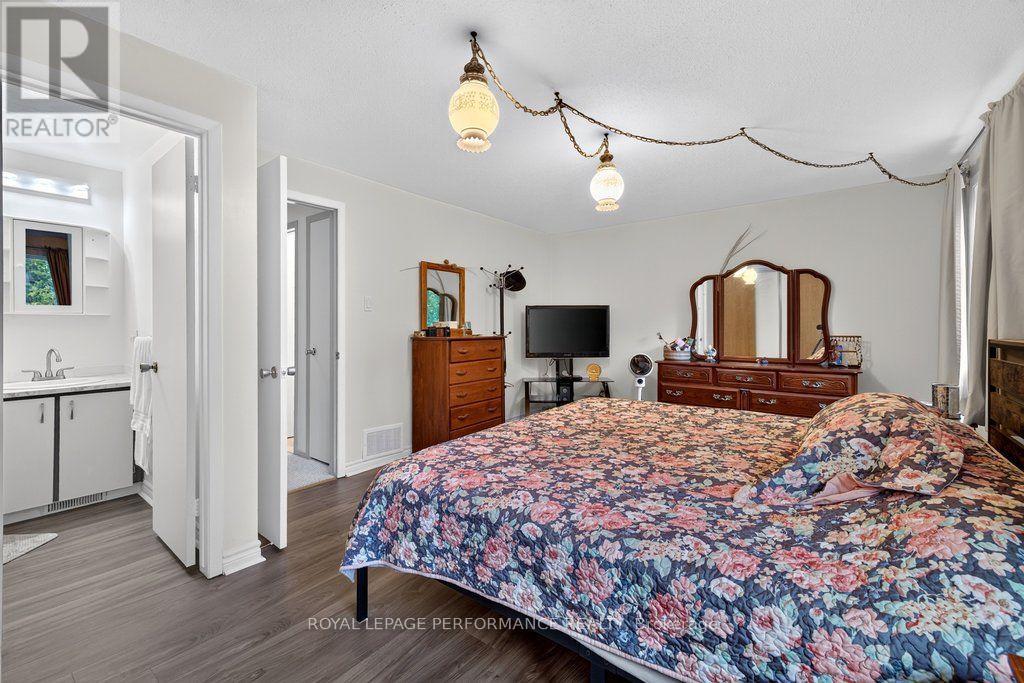 93 - 6816 Bilberry Drive Property Photo 18