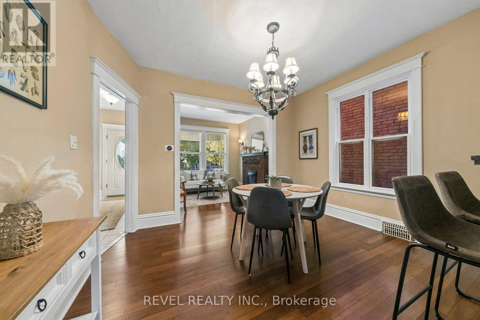 36 Holton Avenue N Property Photo 21