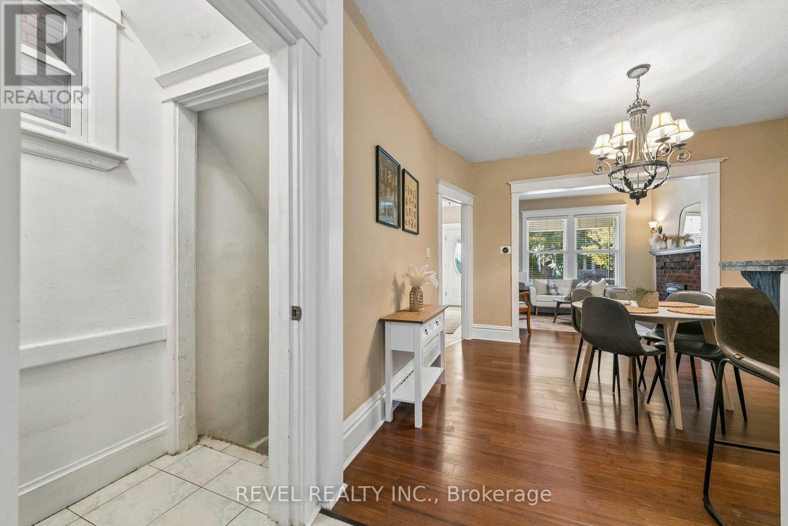 36 Holton Avenue N Property Photo 22