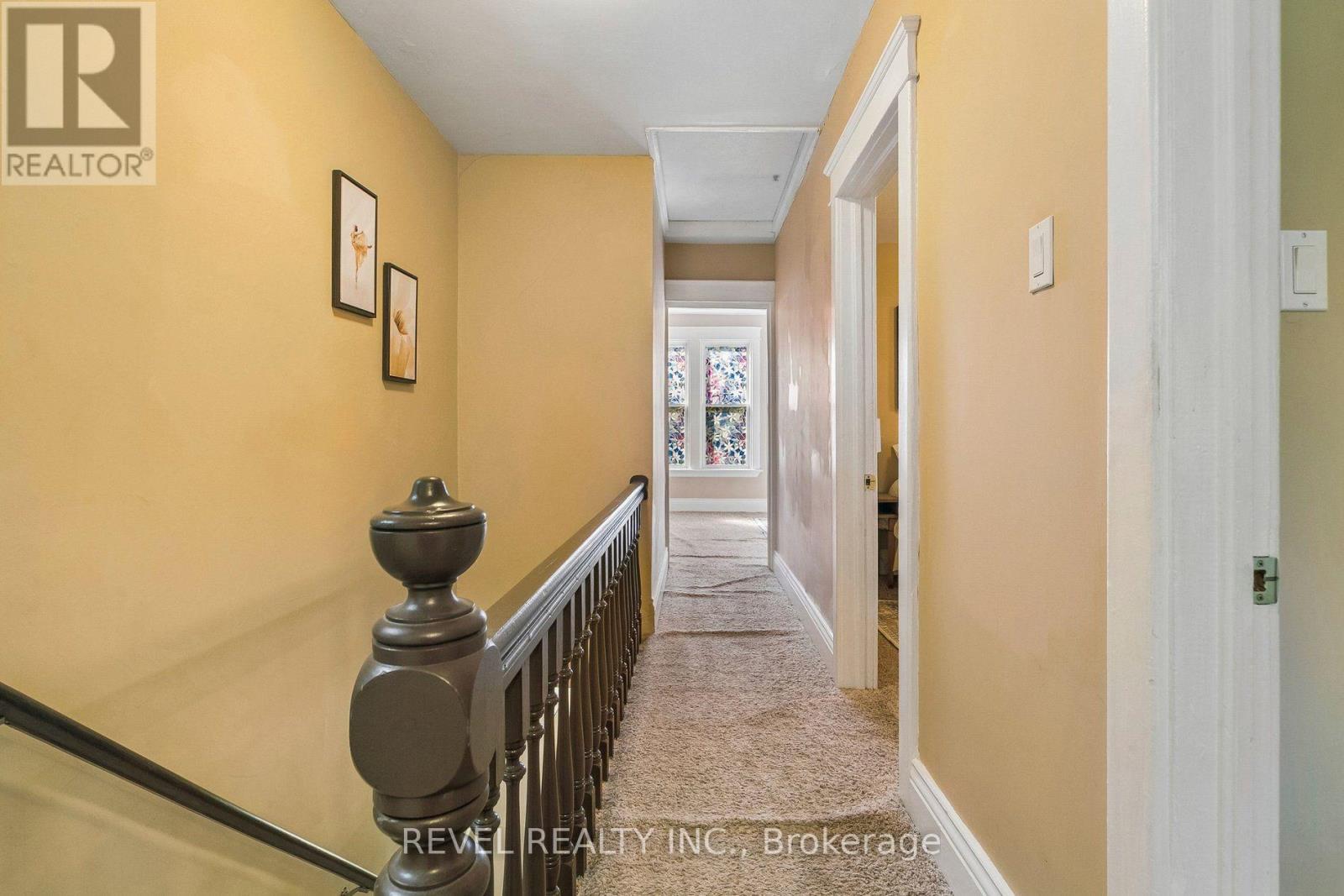 36 Holton Avenue N Property Photo 24