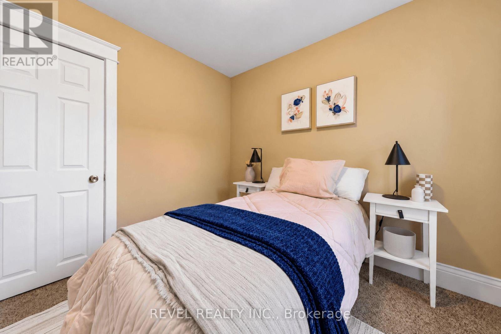 36 Holton Avenue N Property Photo 26