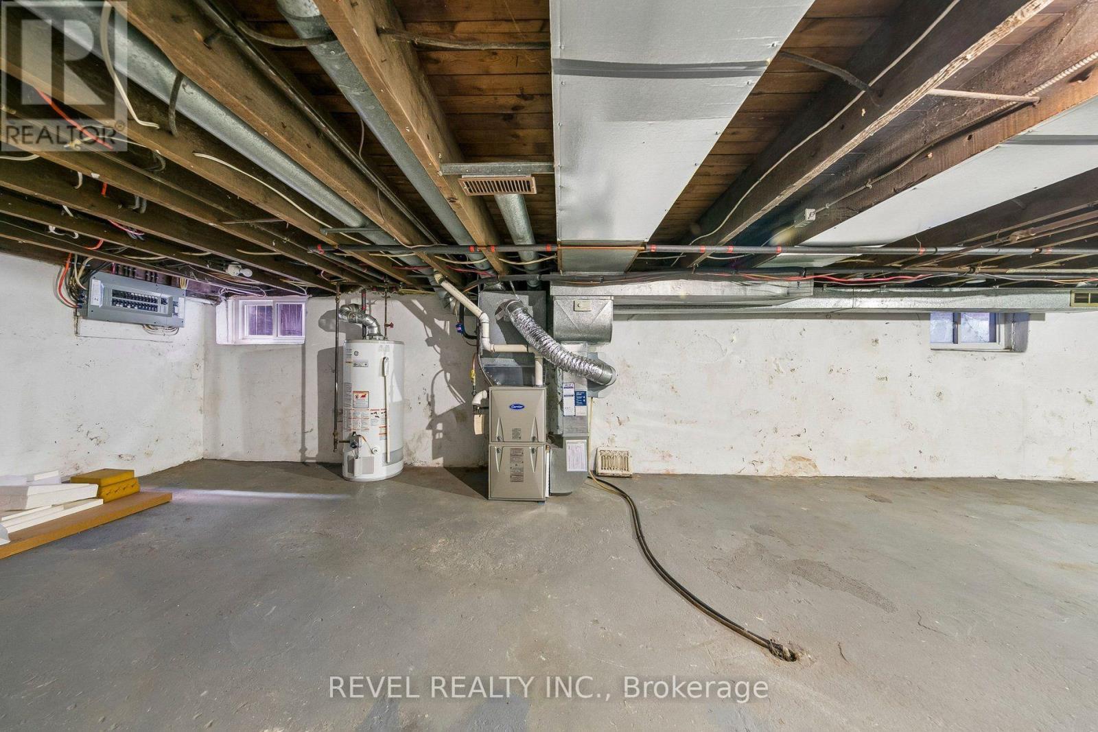 36 Holton Avenue N Property Photo 43