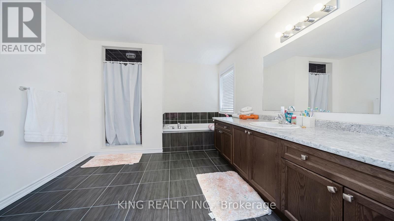 7 Todd Crescent Property Photo 28