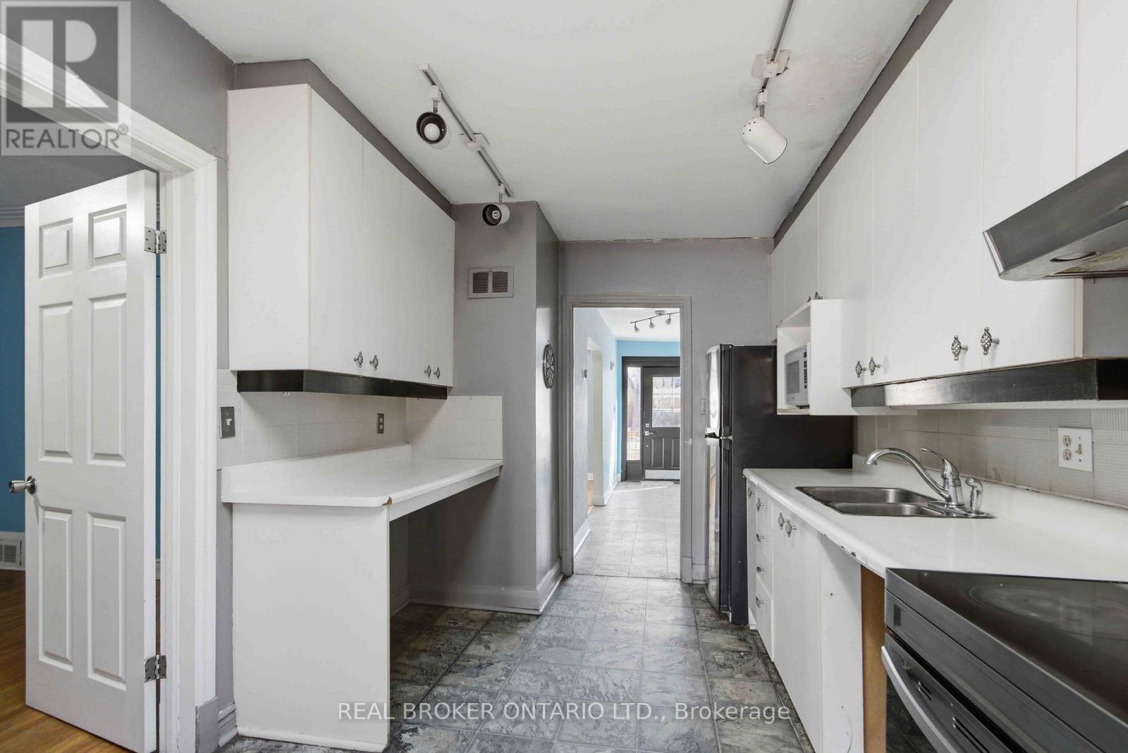 250 Macdonald Avenue Property Photo 11