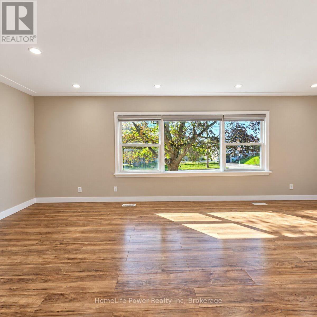 2 - 112 Heiman Street Property Photo 2